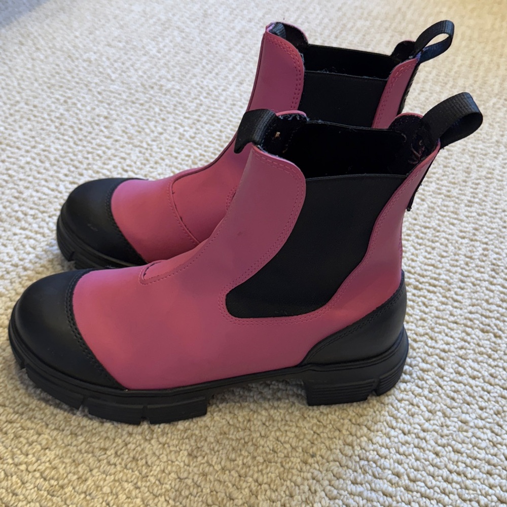 GANNI Pink & Black Rubber Chelsea Boots, Size 38, 7.5